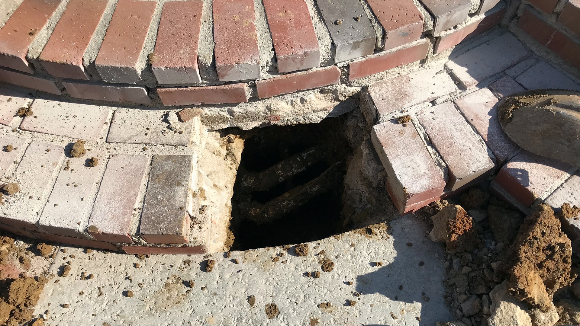 Finding and repairing a broken spa jet line